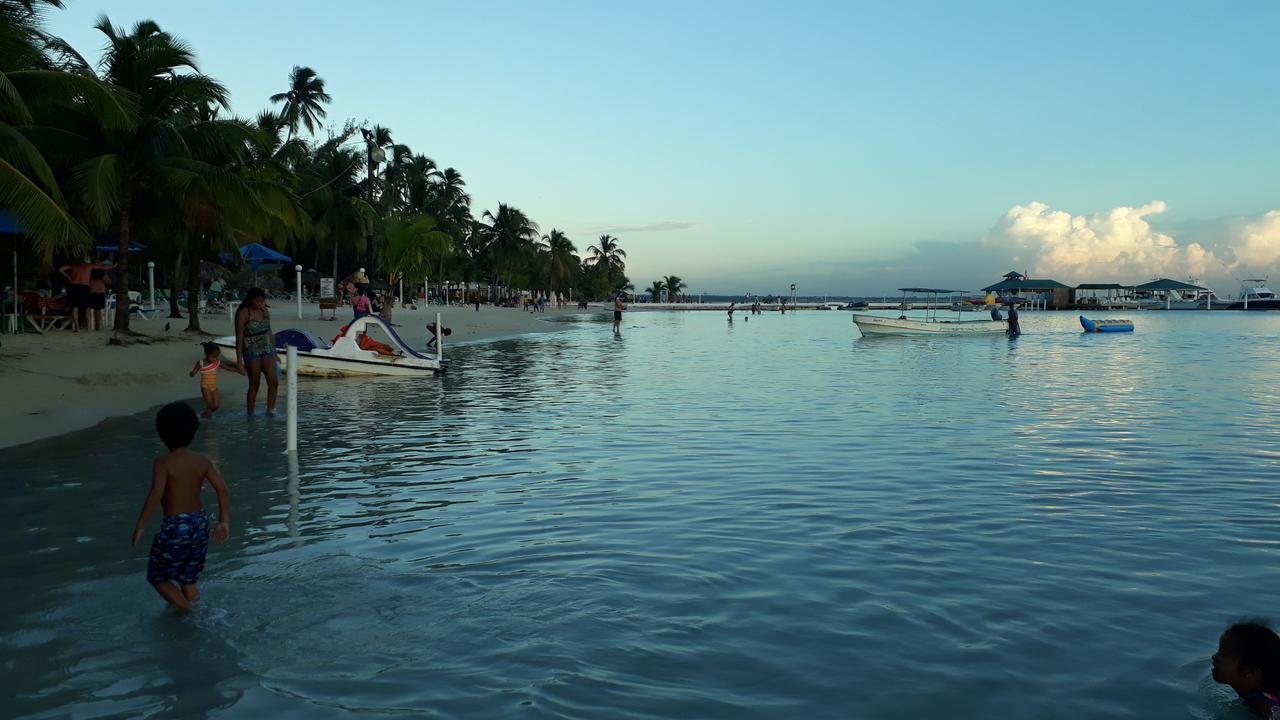 Hotel & Restaurante Espanol Luz De Luna Boca Chica Luaran gambar